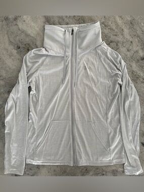 Under Armour Light Gray Women's Zip-Up Jacket with High Collar